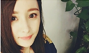 杨幂晒45度角自拍美照 性感美腿太抢镜了