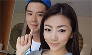 郑恺女友晒亲弟照片 穿郑凯自创潮牌上衣