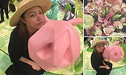 葛荟婕涉毒获释后首次晒近照 还有情人节的鲜花