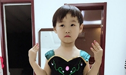 岳云鹏罕见晒女儿正面照 小姑娘脸圆圆长相似爹
