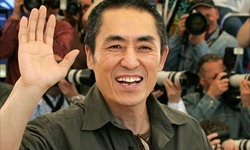 张艺谋自称“无房户” 并非老“谋”深算