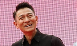 刘德华出道25年演技才被认可娱乐 勉励新人：不用急