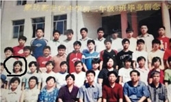 赵丽颖初中毕业照曝光 扎俩小辫圆脸萌萌哒