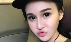 赵本山女儿穿低胸秀身材 自满肉肉白白很可爱