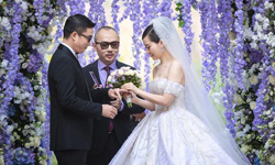 冯轲婚礼后发文示爱：一定要幸福 稳稳的
