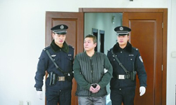 李玉刚前经纪人被控诈骗百万 谎称能办移民