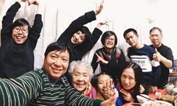 郭采洁得“轮状病毒”上吐下泄4天 脸色略显憔悴