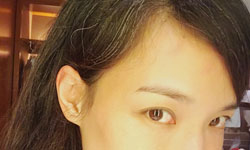 舒淇晒自拍白发明显 网友心疼：别太操劳