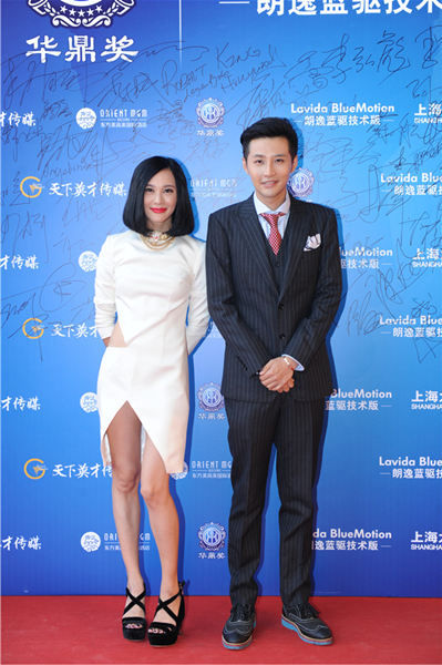 吴晓敏出席综艺合影