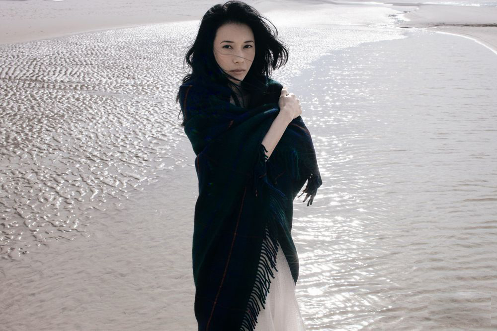海边自拍冷艳女神-莫文蔚