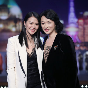 谭维维出席活动照